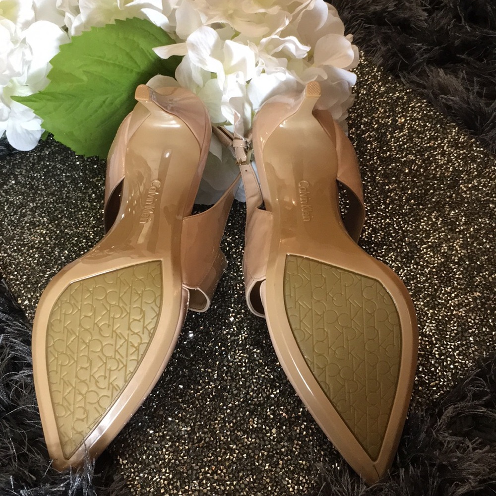 Calvin Klein Nude Patten Leather Heel - Picture 7 of 8